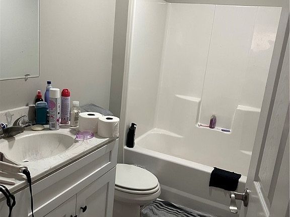 5th image of 207 Morrison St