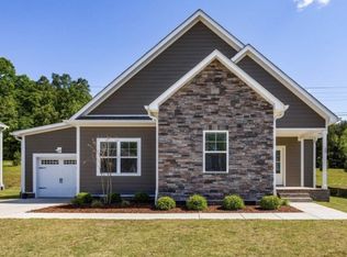 20 Sycamore Rdg W, Burns, TN 37029