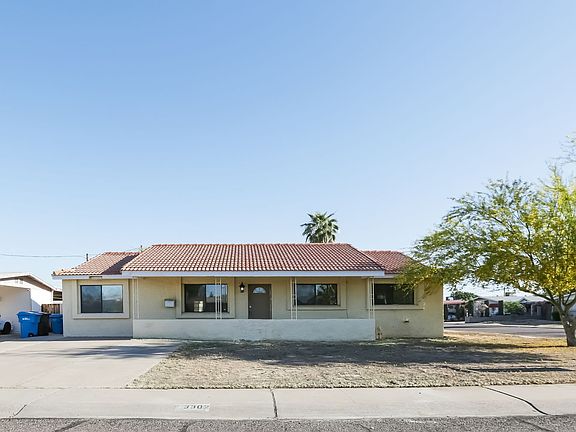 3rd image of 3302 W Lupine Ave