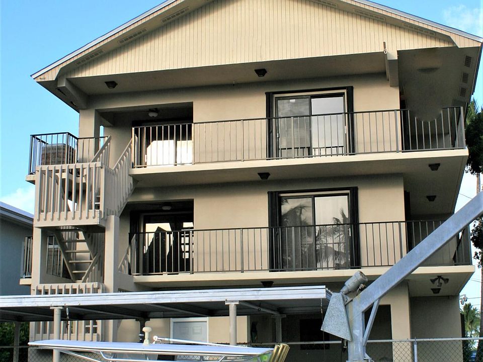2nd image of 318 Buttonwood Cir