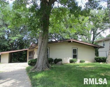 2515 W Huntington Dr, Peoria, IL, 61614