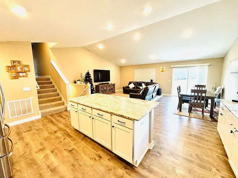 18031 Headwaters Dr — Photo 5
