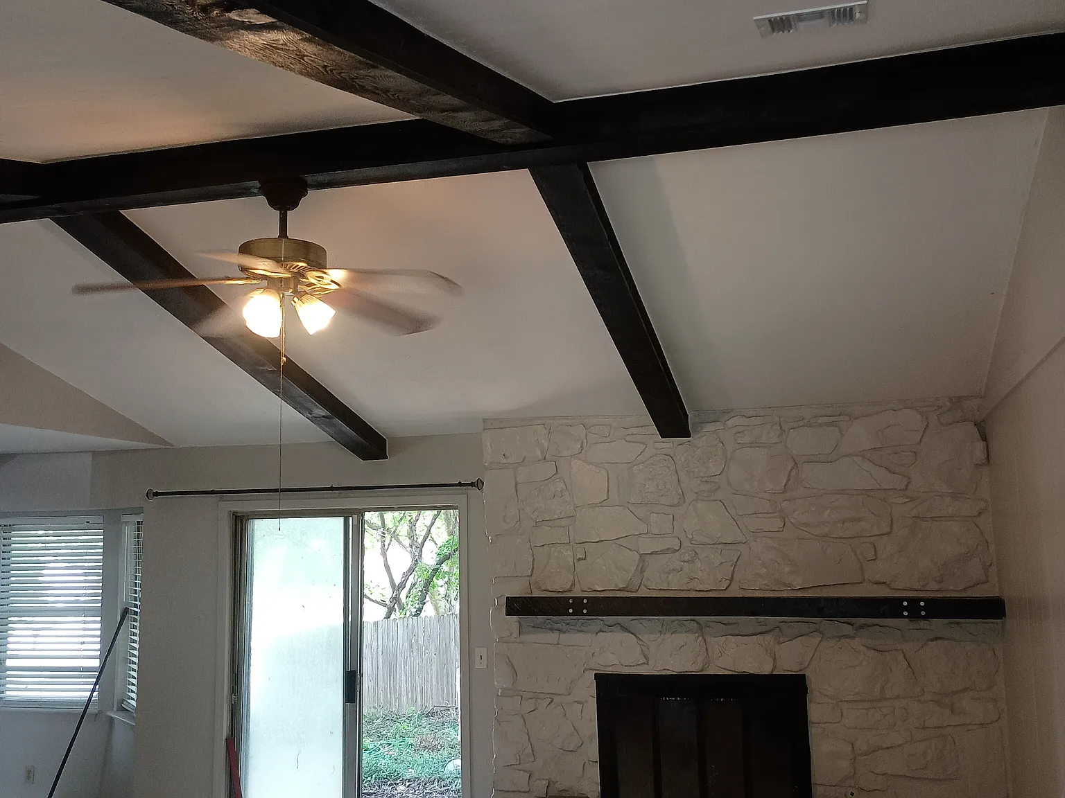 4 bed, 1512 sqft, $1,950 — Photo 1