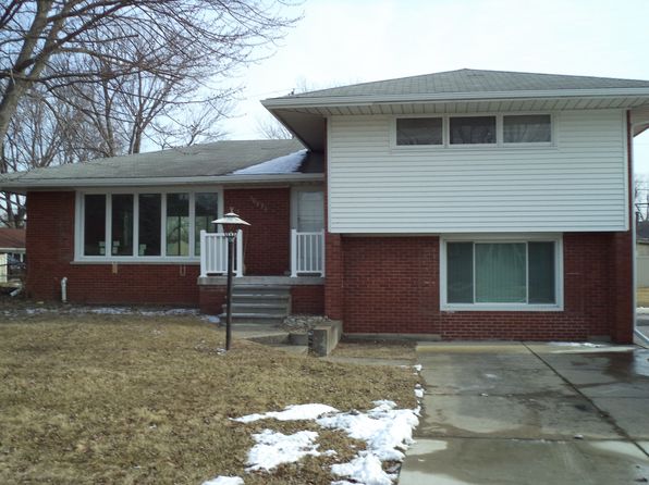 30631 Bayview Dr, Rockwood, MI 48173