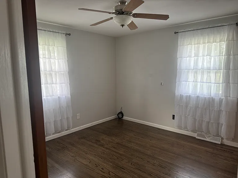 745 Forde Ave — Photo 24
