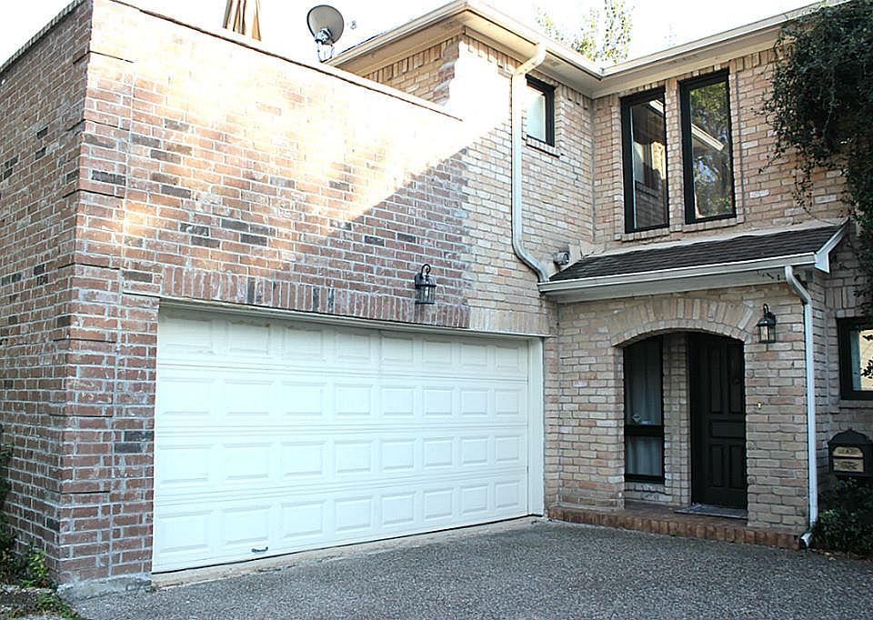 1st image of 2514 Nantucket Dr #C
