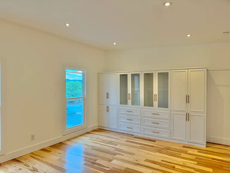 412 Main St #3 — Photo 15