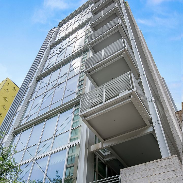1st image of 156 W Superior St #Penthouse 2