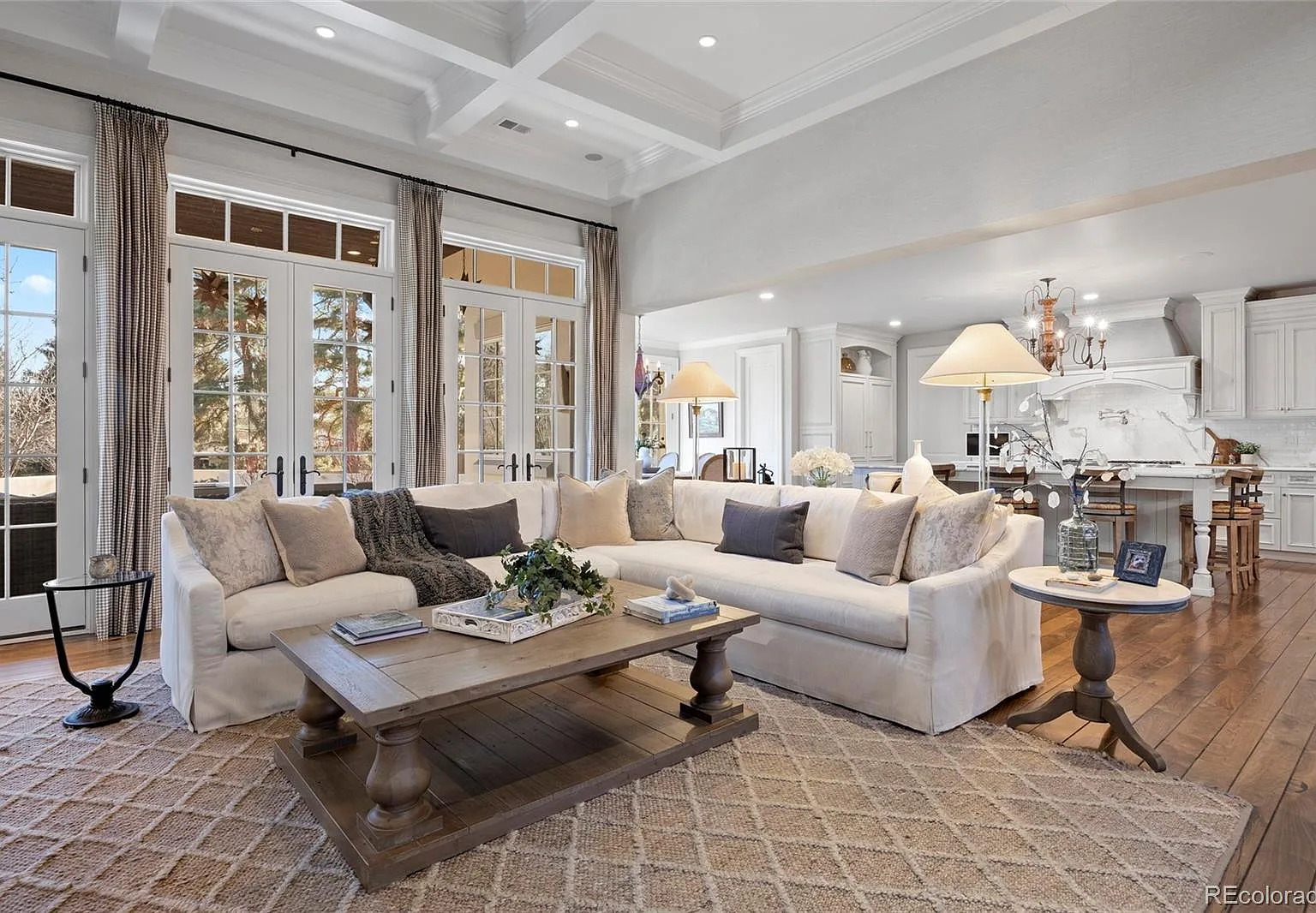 5 bed, 8.0 bath, 7964 sqft, $20,000 — Photo 4