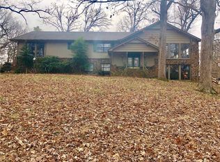 1520 S Pleasant Ridge Rd, Rogers, AR 72756