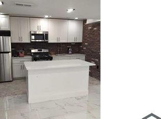 2950 Oceancrest Blvd #1, Far Rockaway, NY 11691