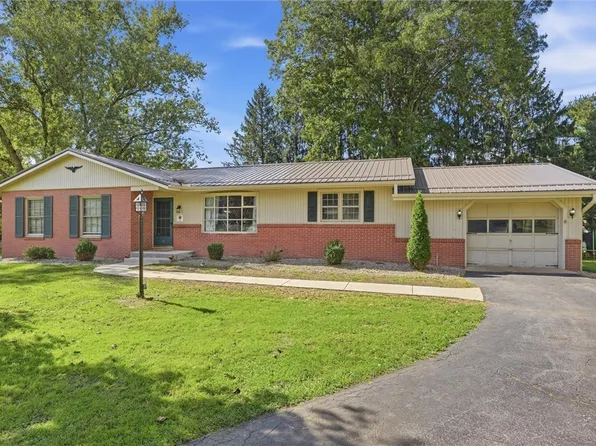 8 Hemlock Dr, Greenville, PA 16125