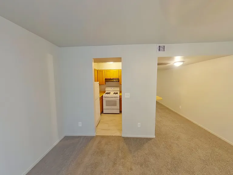 1640 Athol Ave E #15 — Photo 1