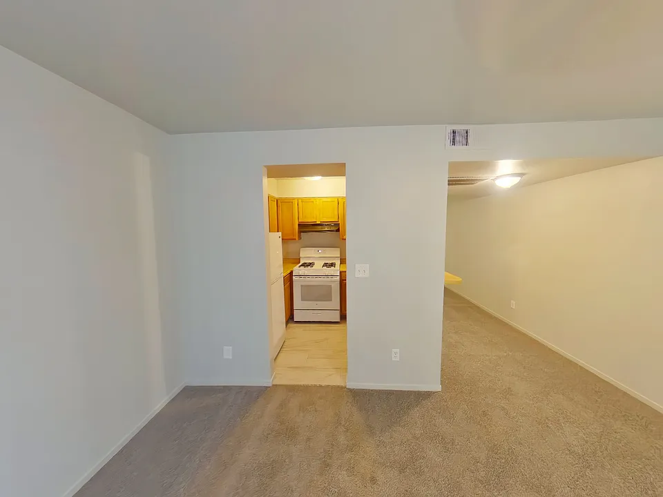1640 Athol Ave E #15