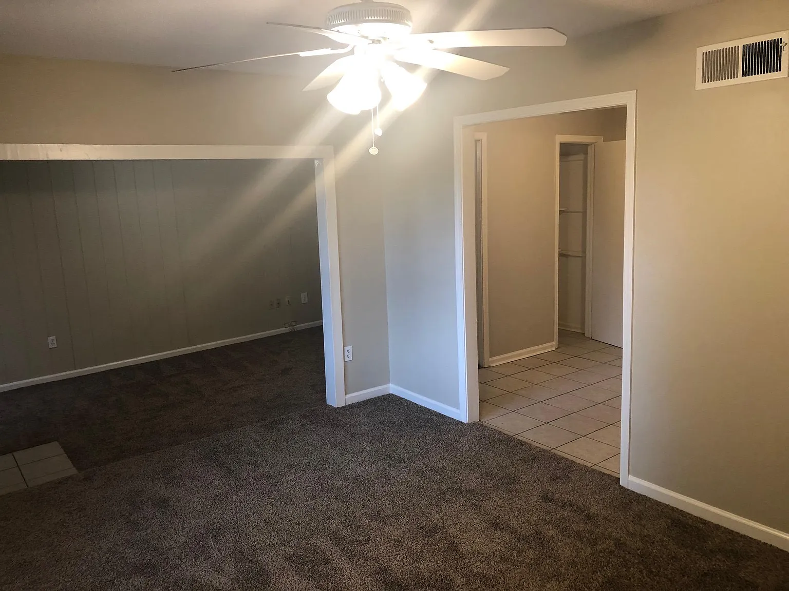 3 bed, 1091 sqft, $1,350 — Photo 3