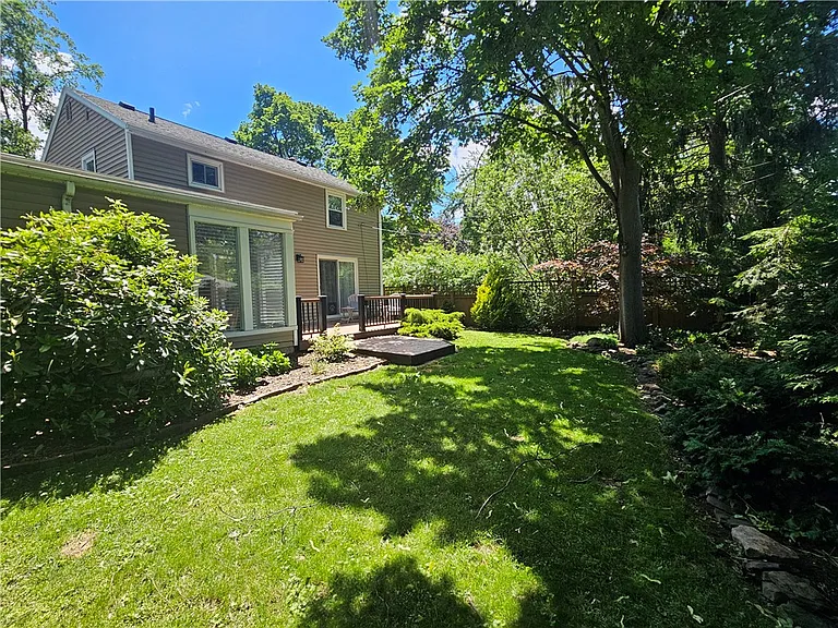 50 Greenview Dr — Photo 5