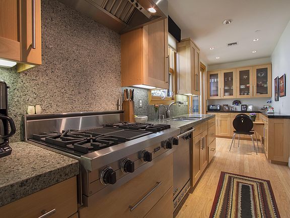 4th image of 2323 S Beverly Glen Blvd Unit 11