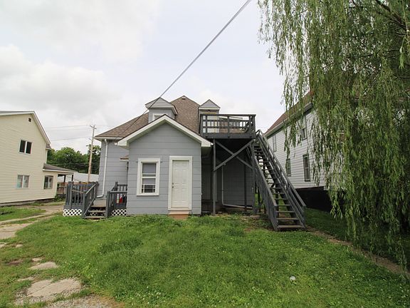 3rd image of 907 W Main St