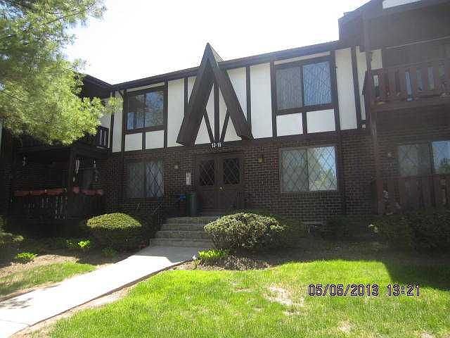 1st image of 15 Buckingham Ct #15