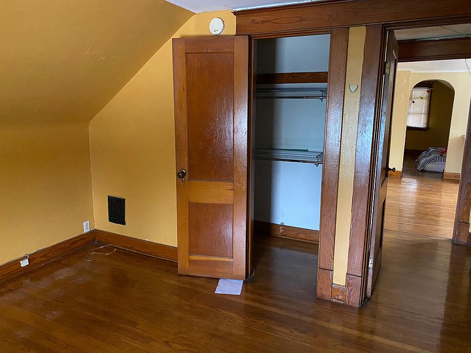 1st image of 188 Roebling Ave