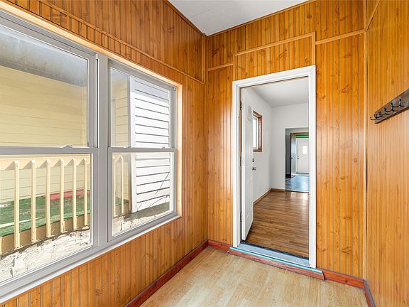 5th image of 813 Lyon St