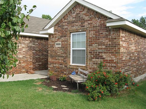 3rd image of 8608 SW 46th Pl