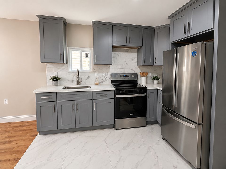 1st image of 141 Eaton Pl #2A
