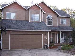 739 D St, Independence, OR 97351