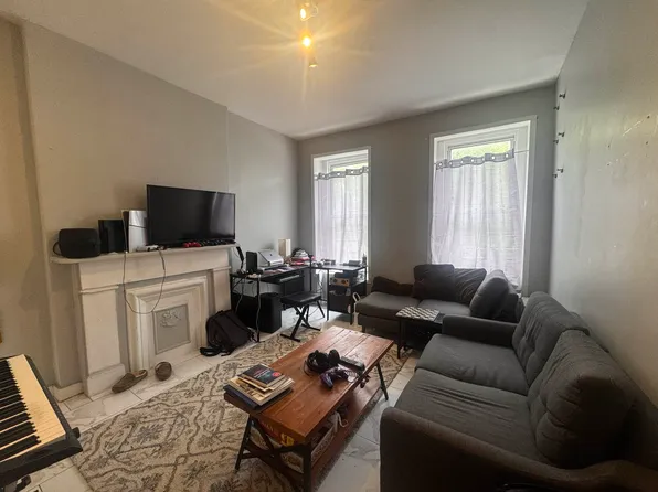 912 Gates Avenue image 1 of 7