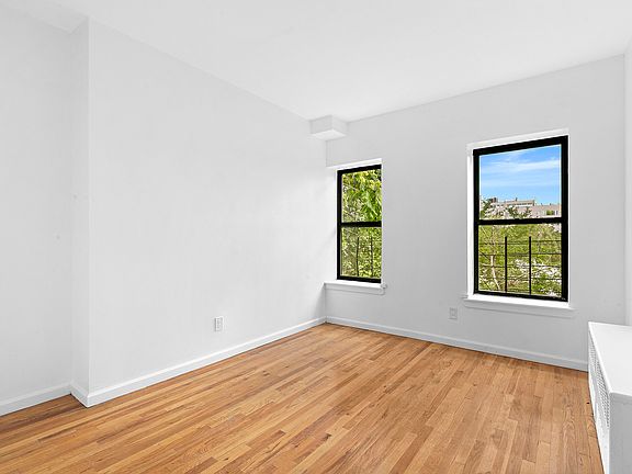 3rd image of 544 Van Buren St #2