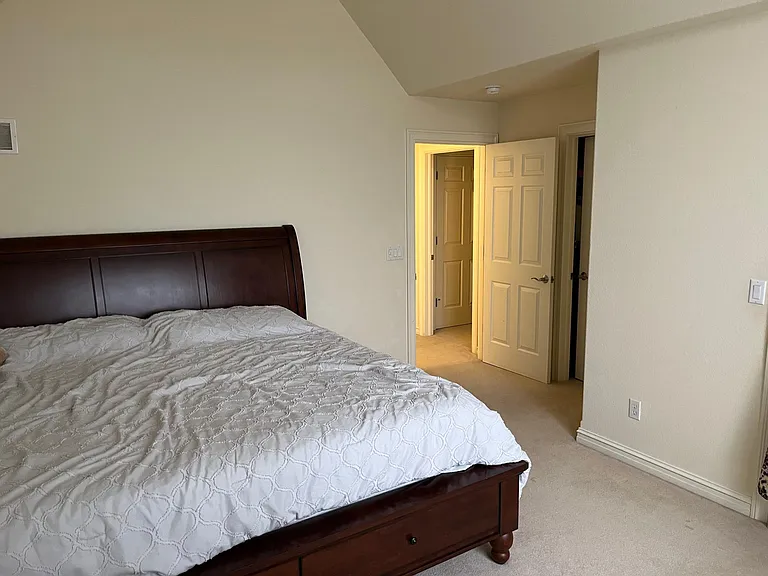 21160 Chancery Ct — Photo 44