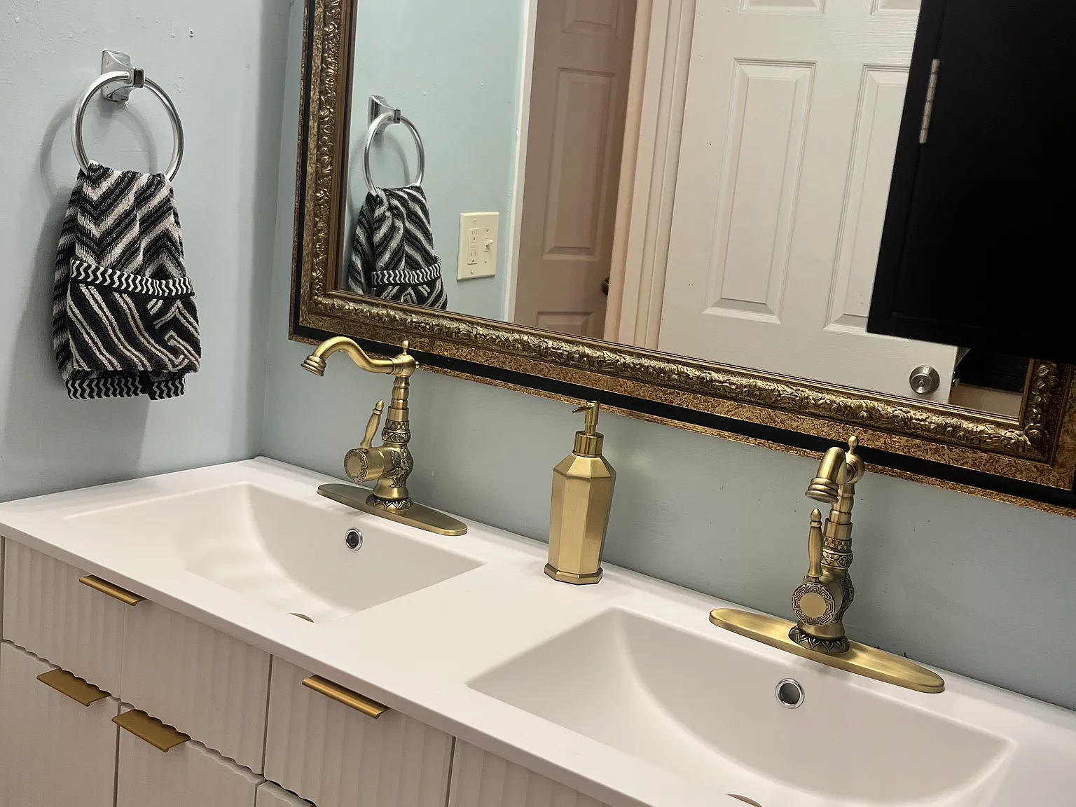 2 bed, 1901 sqft, $2,600 — Photo 4