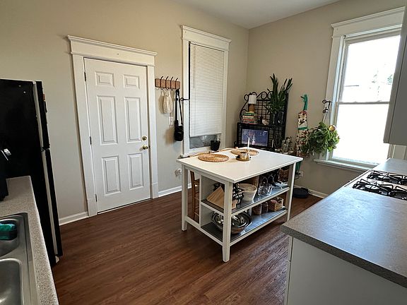 3rd image of 2744 N Francisco Ave #2