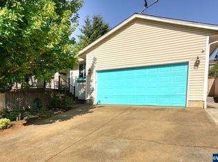 910 SW Conastoga St, Willamina, OR 97396