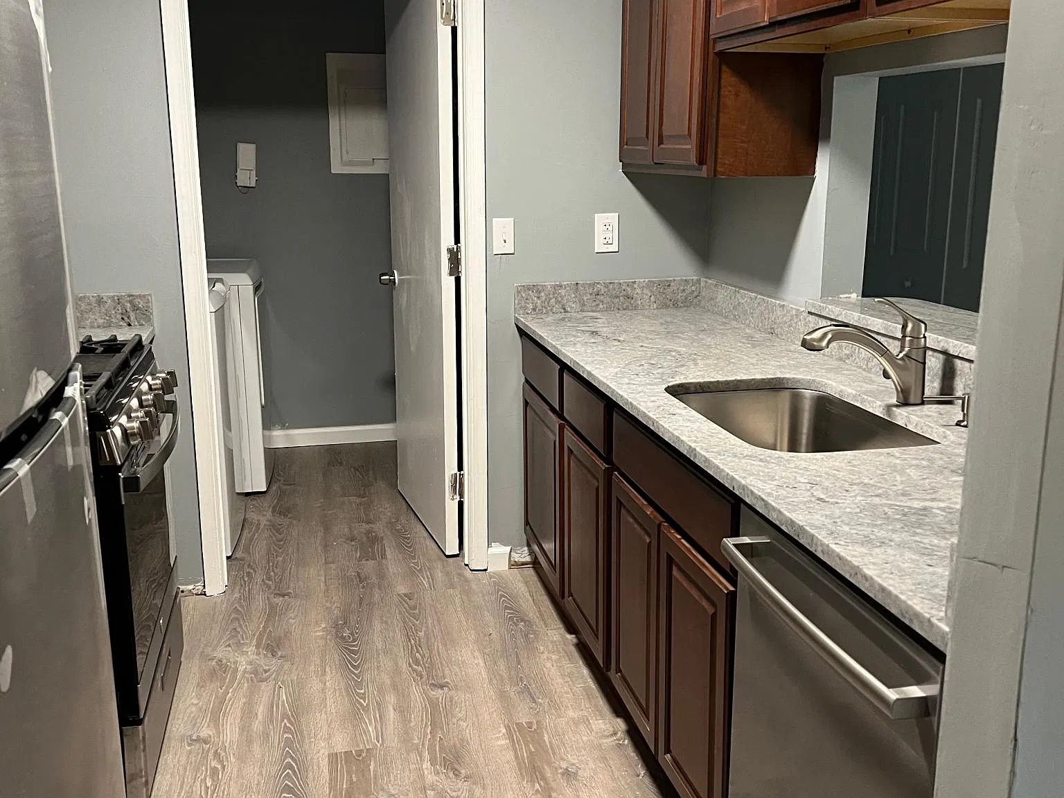 2 bed, 1055 sqft, $2,000 — Photo 4