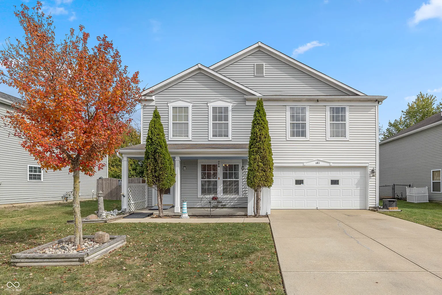 681 Sedgewick Ln photo 1