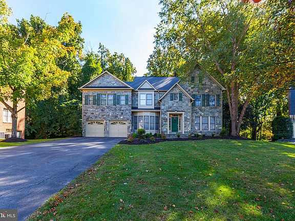 2nd image of 4010 Wintersweet Ct
