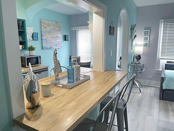 5th image of 725 Broadway St #9