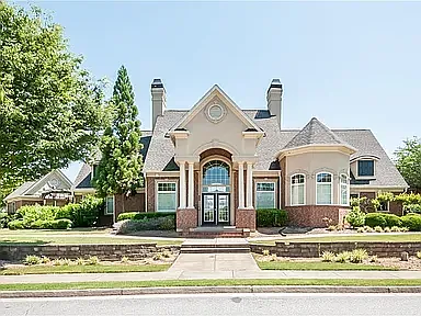 910 Society Cir SW — Photo 2