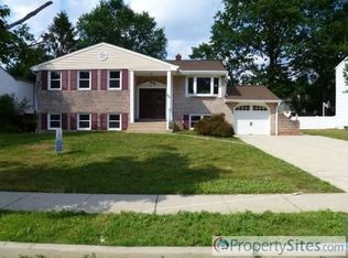 84 Knollwood Dr, Cherry Hill, NJ 08002