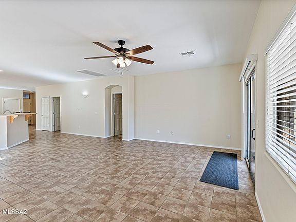 5th image of 11704 W Fordson Dr