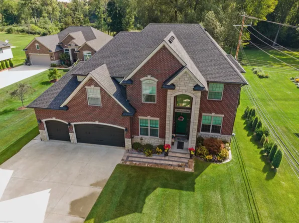 2691 Devondale Rd, Rochester Hills, MI 48309