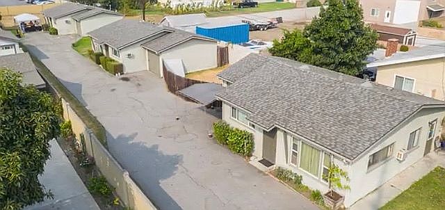 2nd image of 10231 Flora Vista St