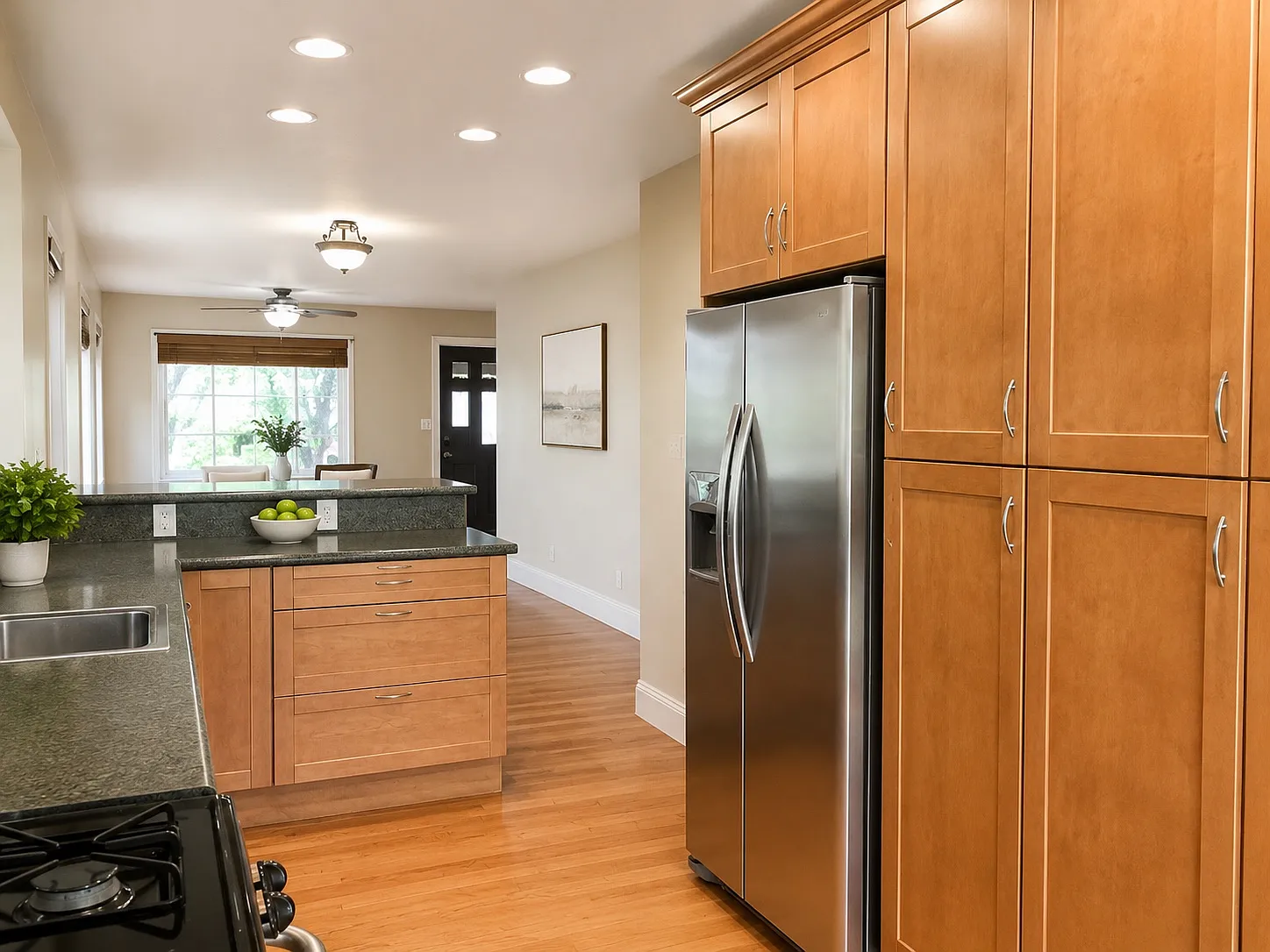 942 S Gaylord Street — Photo 3