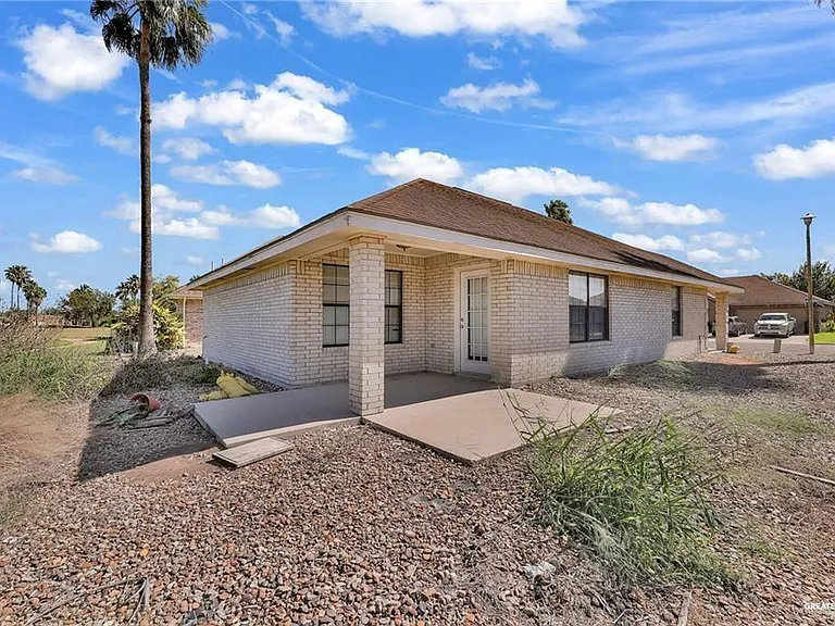 1933 River Bend Dr — Photo 11