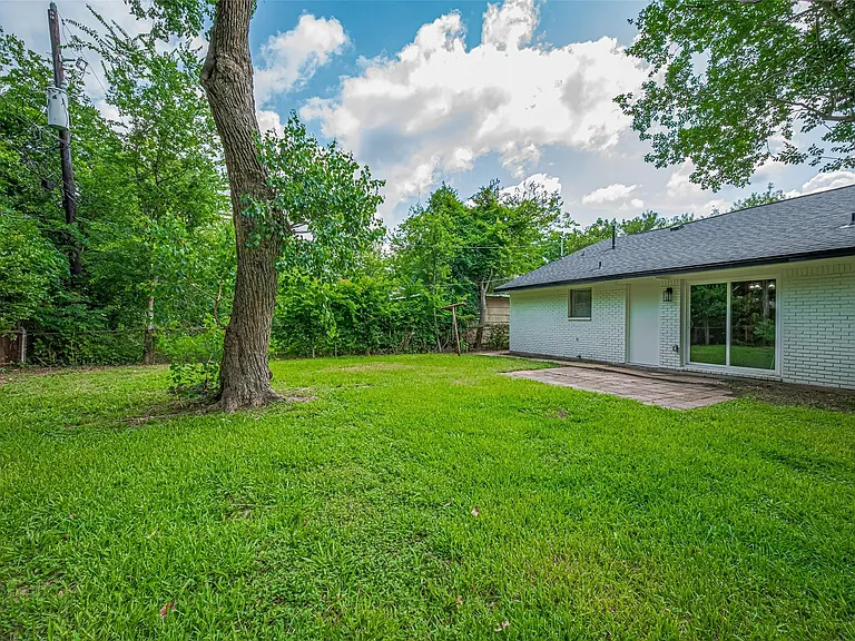 2112 Walnut Ln — Photo 25