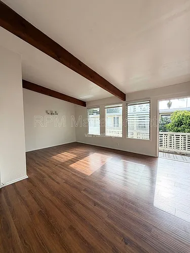 7036 Hawthorn Ave #6 Photo 1