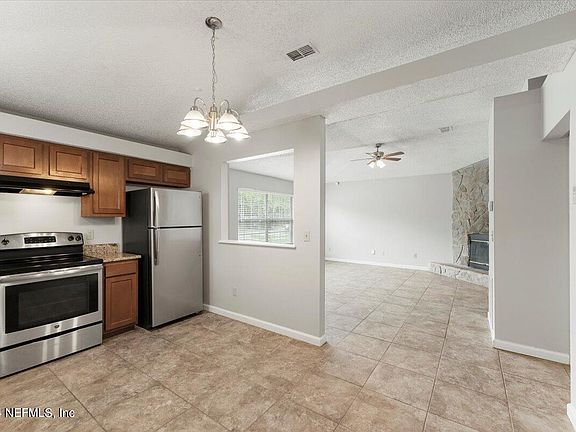2nd image of 509 CAMELIA Street