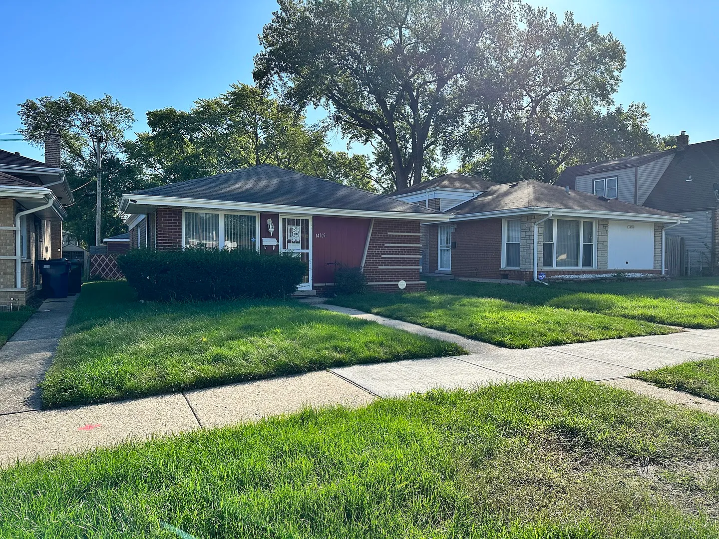 14705 Kimbark Ave photo 1