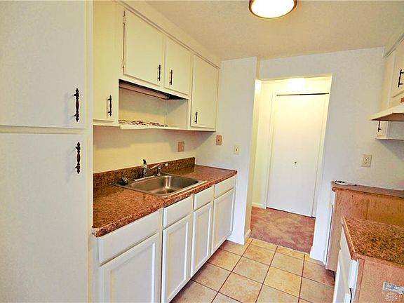 4th image of 1020 Hidden Landing Trl APT F